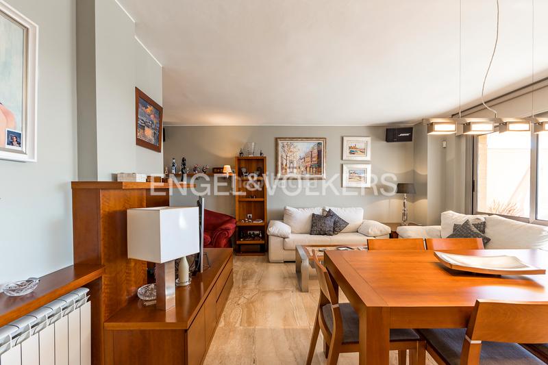 Foto f2fdaa9f-7c67-4270-a912-95b2910b78e9. Attico con riscaldamento parcheggio in San Pere Terrassa