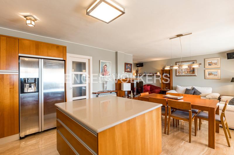 Foto f7756f8b-1cdc-4906-b787-2e259bec66af. Attico con riscaldamento parcheggio in San Pere Terrassa