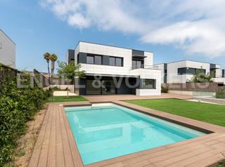 Maison à Can Sans. Casa unifamiliar cerca de la playa