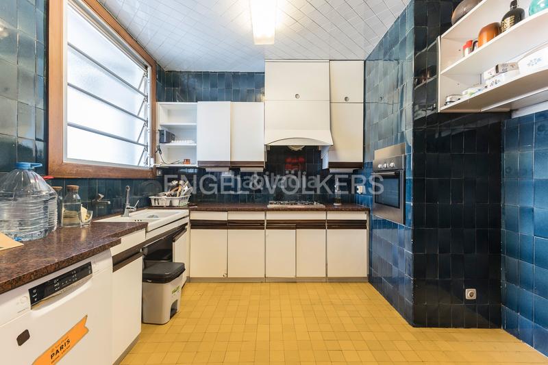 Foto a7e7e5de-a22f-48e5-bdbc-b4fbbde2e943. Attique avec chauffage parking piscine dans Sant Gervasi - Galvany Barcelona