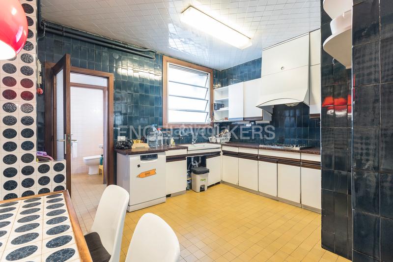 Foto d68747f8-6a98-4ebc-a079-e26817b2ba32. Attique avec chauffage parking piscine dans Sant Gervasi - Galvany Barcelona