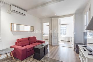 Alquiler Apartamento en Gòtic. Amplio piso temporal de 3 dormitorios junto a ciutadela