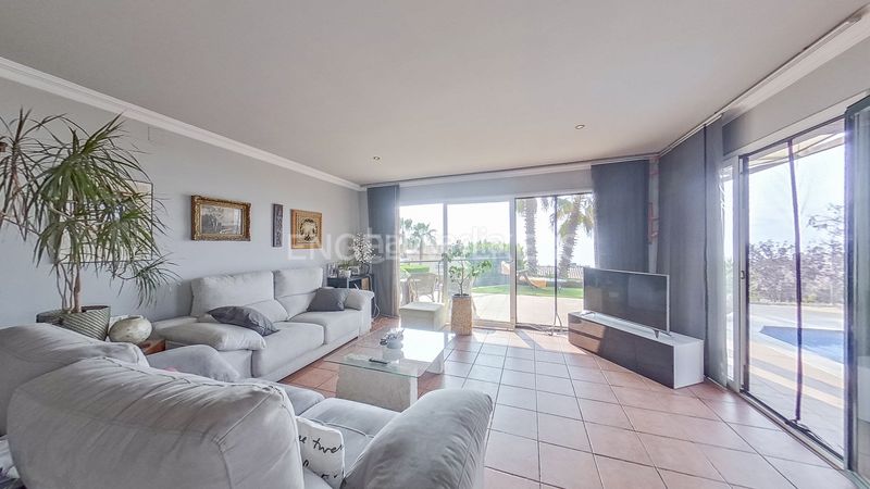 Foto 0cd4b7e9-406c-4018-8455-575e217a0aff. Casa amb calefacció aparcament piscina a Canet de Mar
