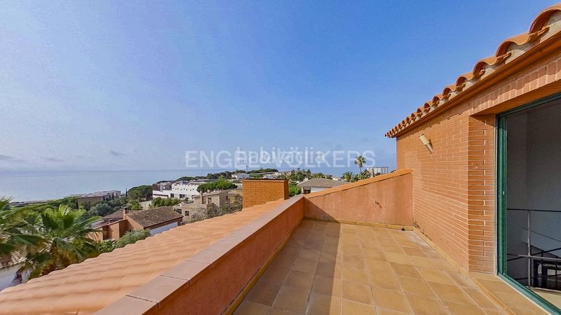 Foto a2ea7449-b14a-486f-bfdb-45b889fe13b9. Casa amb calefacció aparcament piscina a Canet de Mar