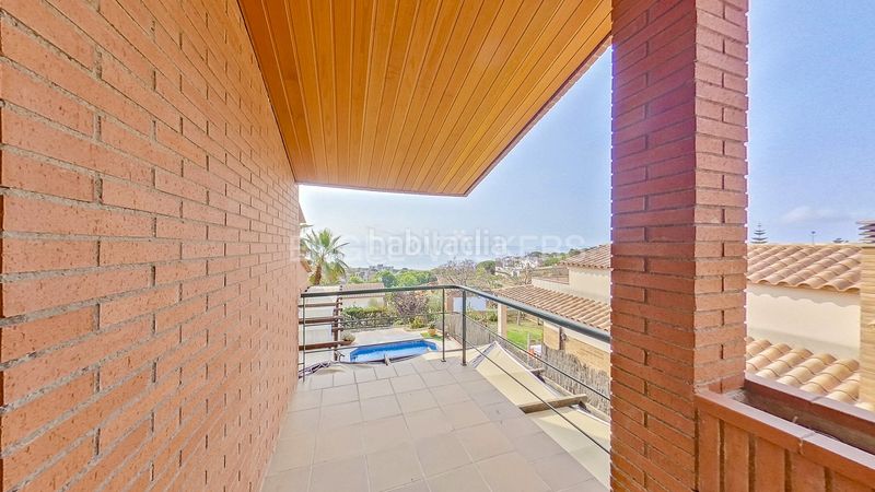 Foto a3ce546d-936b-4dbd-9451-c5d43f88d37d. Casa amb calefacció aparcament piscina a Canet de Mar