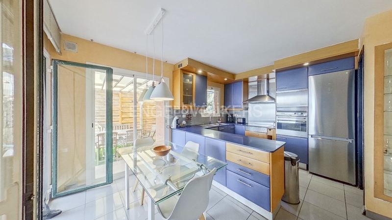 Foto aab64ee7-5225-4da7-bc4b-d1c185ef1139. Casa amb calefacció aparcament piscina a Canet de Mar