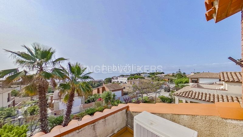 Foto db0599ed-3c32-48a8-a072-c26976a4546c. Casa amb calefacció aparcament piscina a Canet de Mar