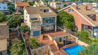 Maison à Lliçà d´Amunt. Exclusiva casa unifamiliar con piscina y jardín en can falguera
