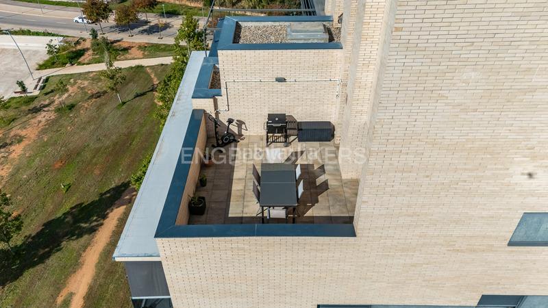 Foto 0ed01010-ff88-4c32-9a67-9b9e5ad64124. Àtic amb calefacció aparcament piscina a Can Llong Sabadell