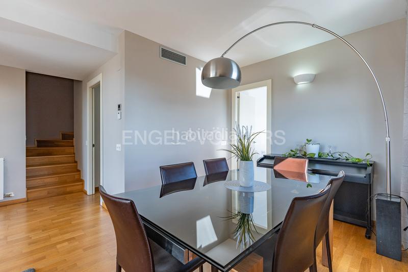 Foto 296d4695-4d33-4498-aaca-8bf2d77ed771. Àtic amb calefacció aparcament piscina a Can Llong Sabadell