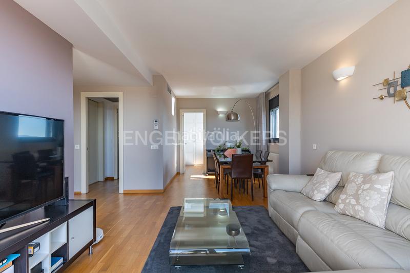 Foto 3b0e2d6f-a2be-41e3-9c83-1efe2d21f929. Àtic amb calefacció aparcament piscina a Can Llong Sabadell