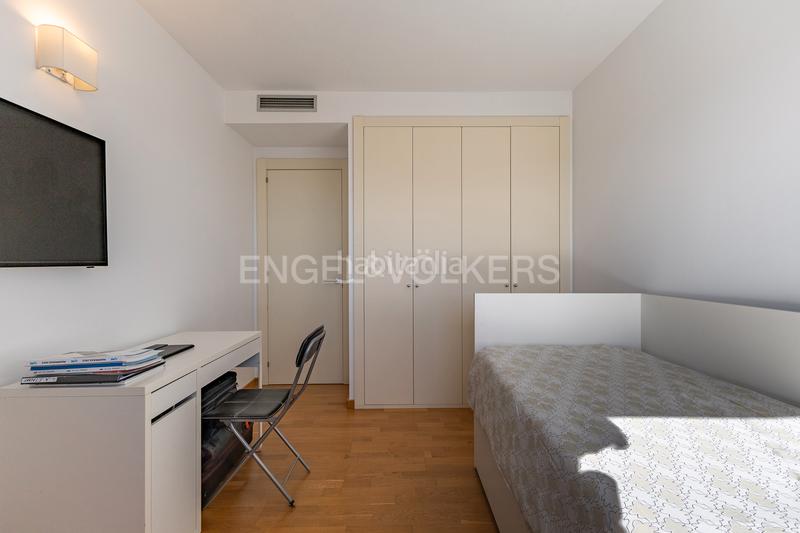 Foto 452ee252-2035-4125-a9e0-0f8965bb795c. Àtic amb calefacció aparcament piscina a Can Llong Sabadell