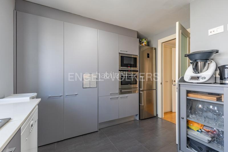 Foto 55d8e221-ec3b-4577-9234-1c08c90bcbc4. Àtic amb calefacció aparcament piscina a Can Llong Sabadell