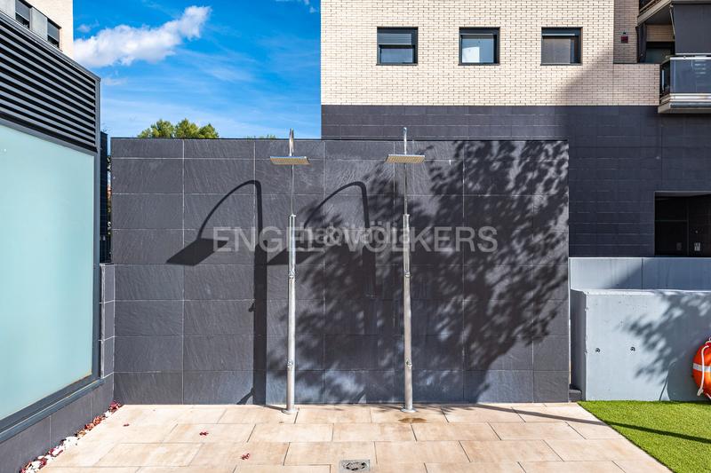 Foto 5e7284e9-130e-474f-88c9-3dfe4e2b4b13. Àtic amb calefacció aparcament piscina a Can Llong Sabadell