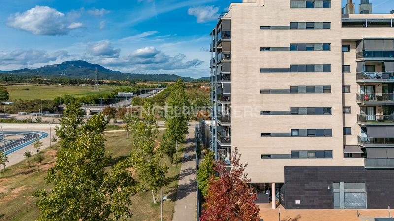 Foto bdc40440-fe7f-4025-8308-326bf841be86. Àtic amb calefacció aparcament piscina a Can Llong Sabadell