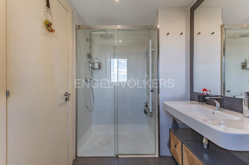 Foto d2db53cb-2e60-404f-8d18-53f9a119091d. Àtic amb calefacció aparcament piscina a Can Llong Sabadell