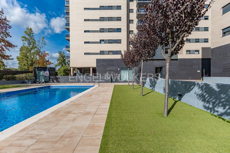 Foto e6d2c359-5402-47ce-9460-bdbe82bf2024. Àtic amb calefacció aparcament piscina a Can Llong Sabadell