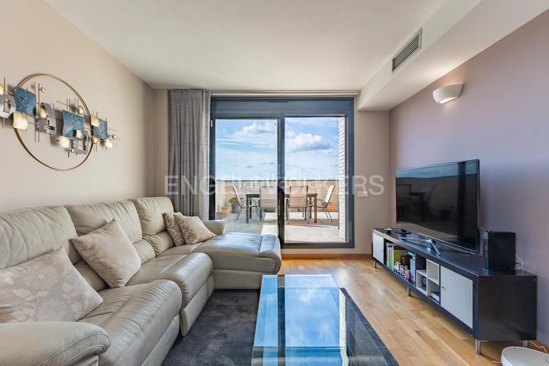 Foto ec8d7eed-9d79-43e4-91f0-6f7872d68811. Àtic amb calefacció aparcament piscina a Can Llong Sabadell