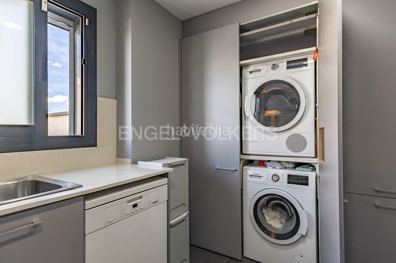 Foto f8d7605f-5a11-44ca-a6c7-d8110c0df3d2. Àtic amb calefacció aparcament piscina a Can Llong Sabadell