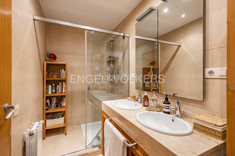 Foto 4c99afef-877f-44a4-9ee8-4f260e7462a5. Appartement avec chauffage dans Pedralbes Barcelona