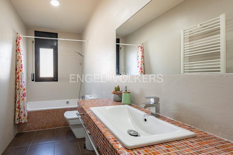 Foto 4b8e6973-ee54-4f5a-afc1-552e599760ad. Maison avec chauffage piscine dans Canyelles