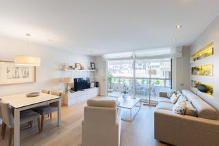 Apartament a L´Antiga Esquerra de l´Eixample. Funcional  piso  en eixample, reformado y con parquing .