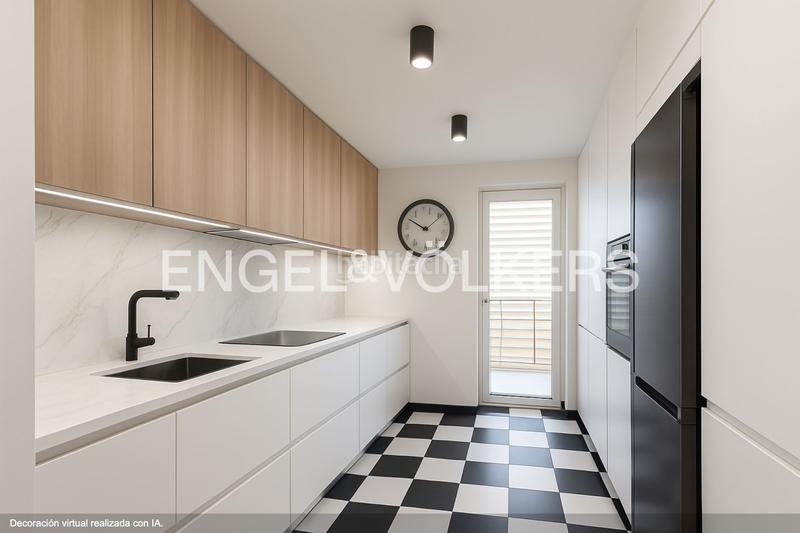 Foto 07e8d843-6b87-40eb-ae48-627ca8b2d37b. Duplex avec chauffage parking piscine dans Centre Castelldefels