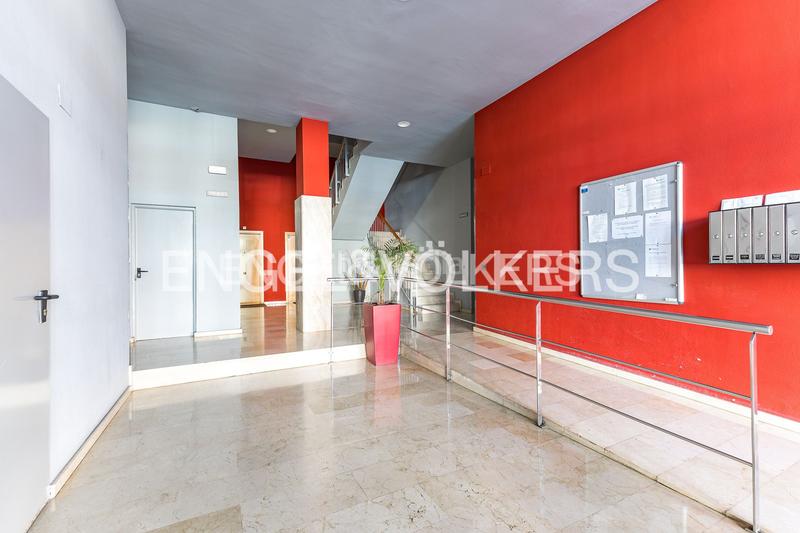 Foto 1bd6c0c6-ae5d-4cf6-9898-8cd2c47adeca. Duplex avec chauffage parking piscine dans Centre Castelldefels