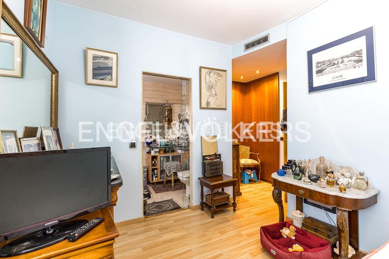 Foto 66208d47-ae59-4cc8-bc97-8e468a4941f4. Duplex avec chauffage parking piscine dans Centre Castelldefels