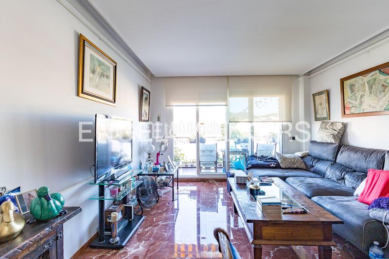 Foto 88cb4abd-e4a9-4bf0-9b87-f1b3a4d6b08c. Duplex avec chauffage parking piscine dans Centre Castelldefels