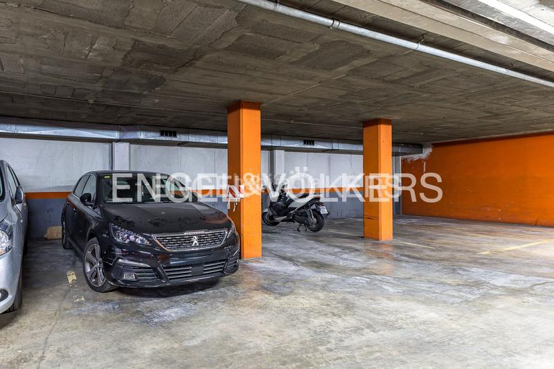 Foto 92e66450-d850-4bb0-882a-f88da3f25e10. Duplex avec chauffage parking piscine dans Centre Castelldefels