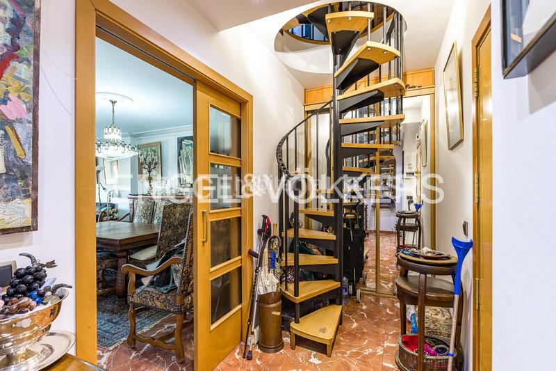 Foto ab8b3ac4-bc49-447a-b668-07d51a109ee7. Duplex avec chauffage parking piscine dans Centre Castelldefels