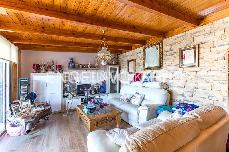 Foto bf0e3969-eb41-4e75-b6f0-375b3b814b66. Duplex avec chauffage parking piscine dans Centre Castelldefels