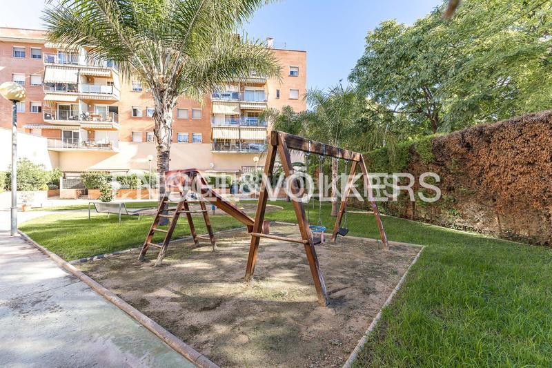 Foto dccd1f24-9f5d-4db0-91df-1bc014d0e696. Duplex avec chauffage parking piscine dans Centre Castelldefels