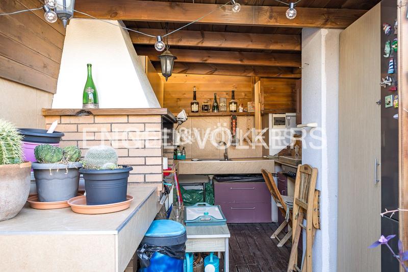 Foto e9bee161-f968-4e24-bc08-6cd7873ecb41. Duplex avec chauffage parking piscine dans Centre Castelldefels