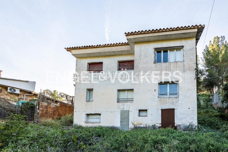 Foto 58e1f734-c924-4086-83b5-09d4fd01d921. Casa  para reformar en Bruguers en Bruguers Gavà