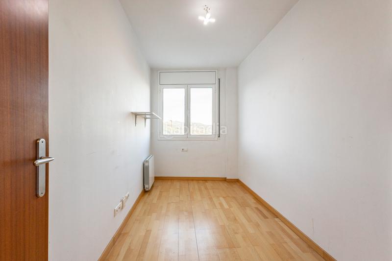 Foto 2ce2e673-cdd7-4c7f-a1ed-ad38a2a6693f. Apartament amb calefacció aparcament a Papiol (El)