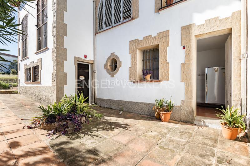 Foto 24b34711-a3fb-4808-a66b-fb2285ef0039. Casa majestuosa casa clásica en Alella