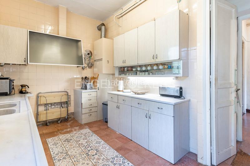 Foto 59e2b386-ade5-48e1-87b8-91dccc0caf0b. Casa majestuosa casa clásica en Alella