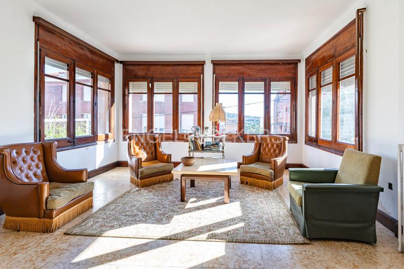 Foto 8ce85542-954a-46a8-9fa2-34a7c706f0f3. Casa majestuosa casa clásica en Alella