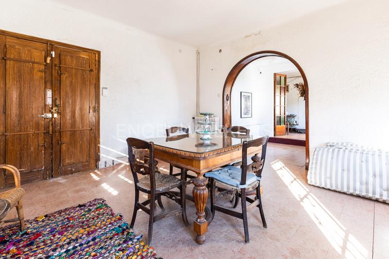 Foto 8ced093d-5552-4684-88d3-4d15d7a124b3. Casa majestuosa casa clásica en Alella