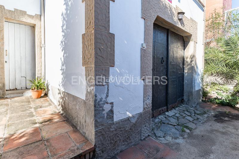 Foto 93b7835a-0ee1-4d4c-88c0-25bada71a3c0. Casa majestuosa casa clásica en Alella