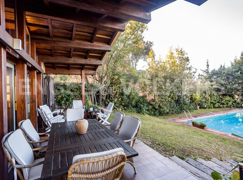 Foto 2a38d1f9-ed07-4ca9-8bb9-ad689b98ac95. Casa  fantástica y muy bien comunicada en vallvidrera en Barcelona