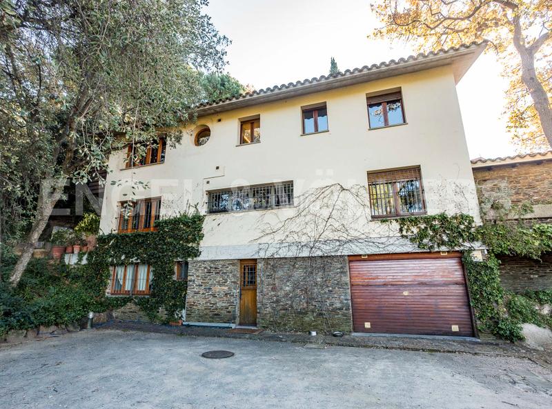 Foto 67fa7007-1871-490a-ba56-eec39102210b. Casa  fantástica y muy bien comunicada en vallvidrera en Barcelona