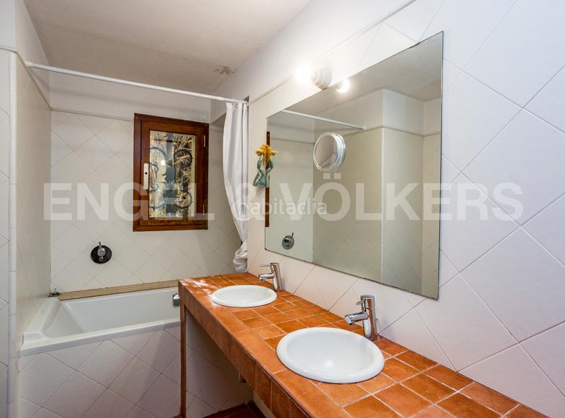 Foto a04a68f4-b8c9-4360-96d2-a46f6c5c5fa4. Casa  fantástica y muy bien comunicada en vallvidrera en Barcelona