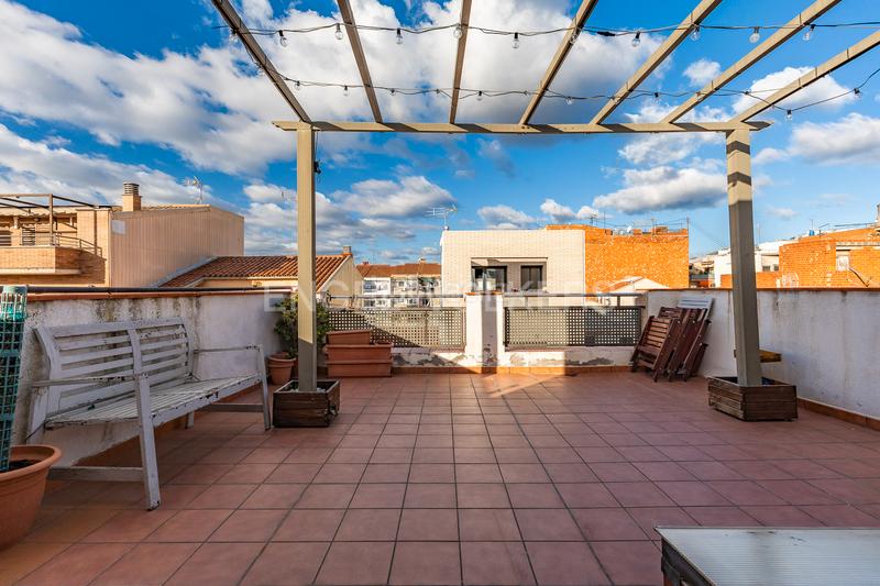 Foto 0c7a0c76-9ebf-40d5-bc66-9893d4afb52b. Location duplex avec chauffage dans Sant Pere Nord Terrassa