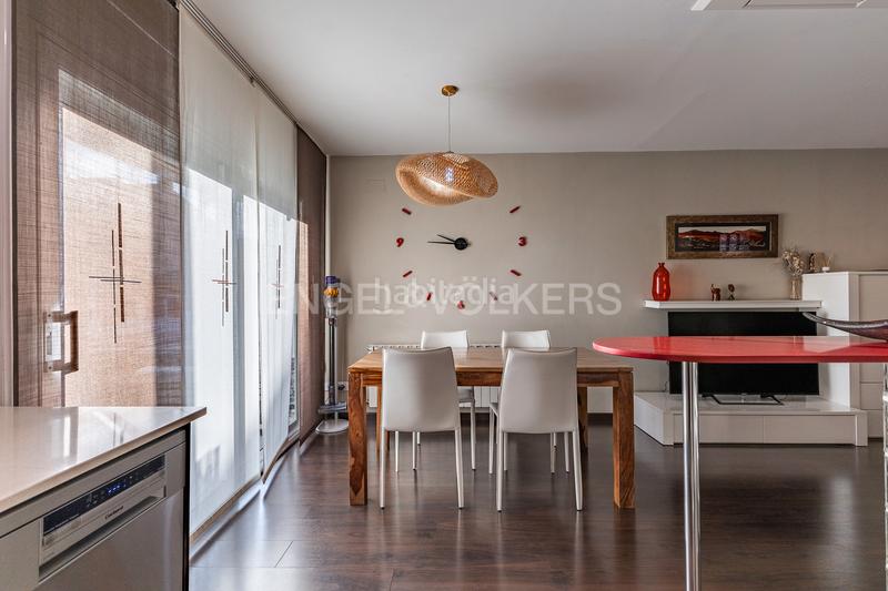 Foto 3f1aeafa-f84a-4487-b1cb-e38e887fd67c. Miete zweistöckige wohnung mit heizung in Sant Pere Nord Terrassa