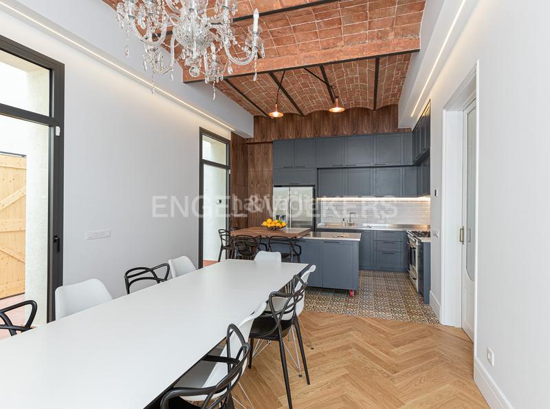 Foto 53fe5790-9a56-4b20-8a57-ec2b13ee355e. Affitto casa con riscaldamento parcheggio piscina in Barcelona