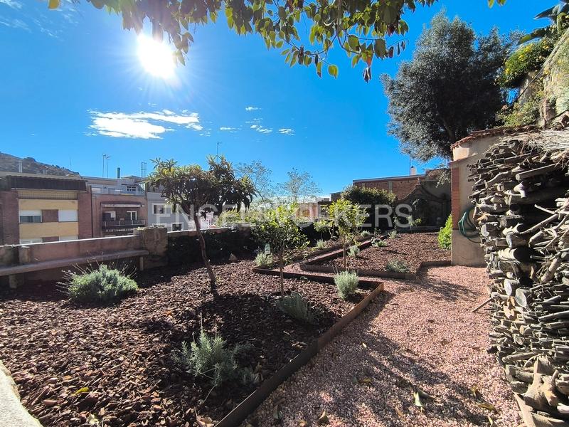 Foto 0b6bc2f3-bdf0-4f80-afbc-c4088048f972. Lloguer casa amb calefacció aparcament piscina a Barcelona