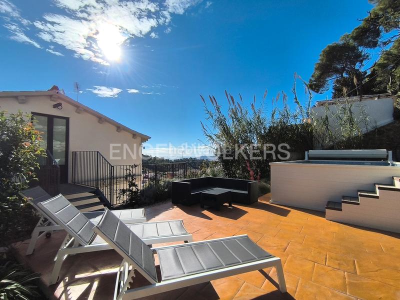 Foto 278d0e16-51e1-4e40-b36c-9466f27a1649. Lloguer casa amb calefacció aparcament piscina a Barcelona